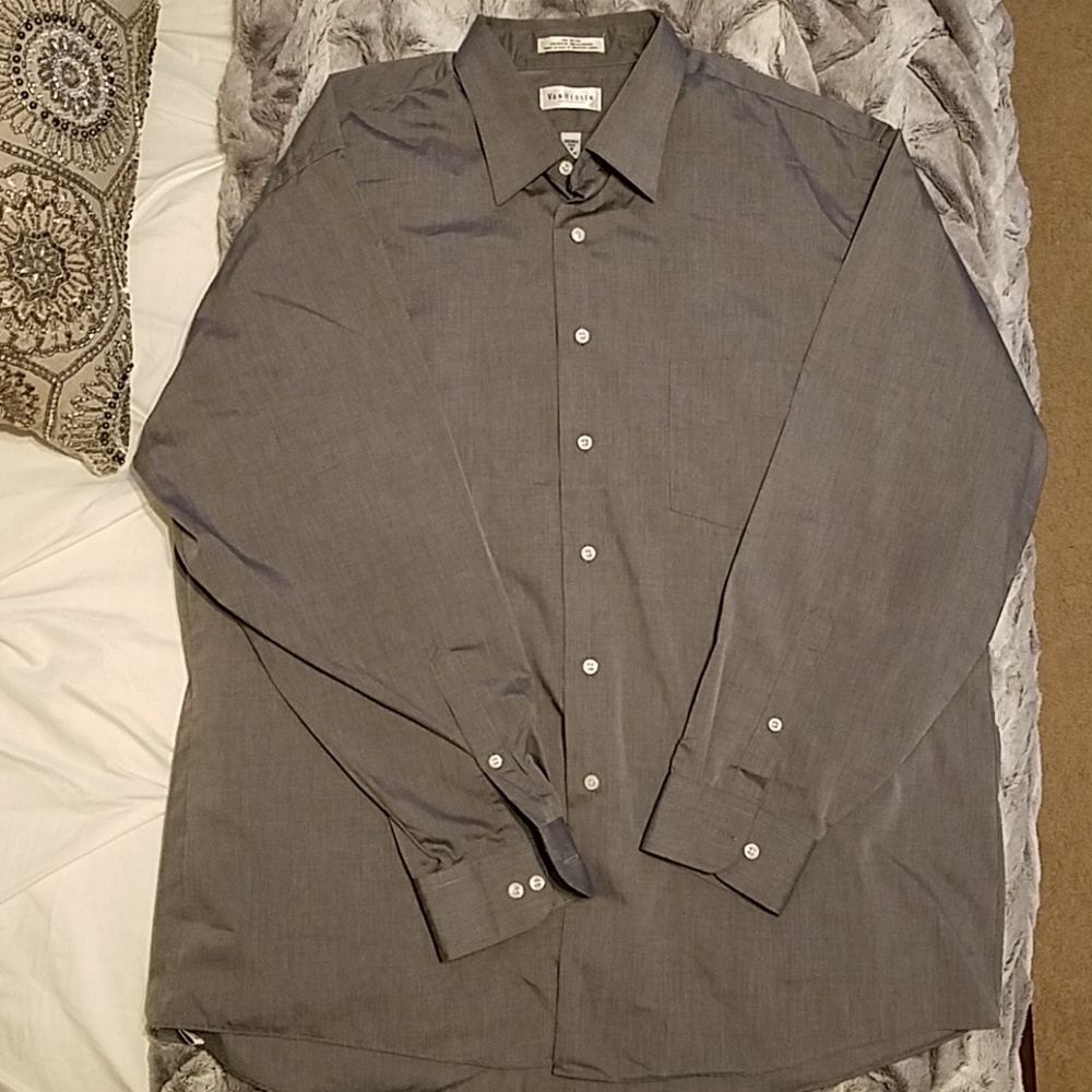 Long sleeve dress shirt